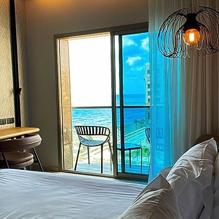 Suite On The Beach Haifa Buitenkant foto