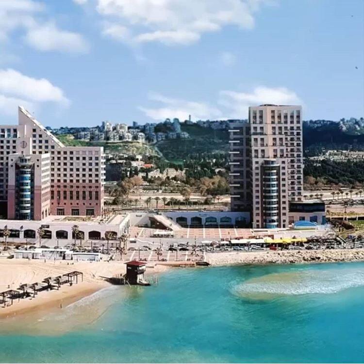 Suite On The Beach Haifa Buitenkant foto