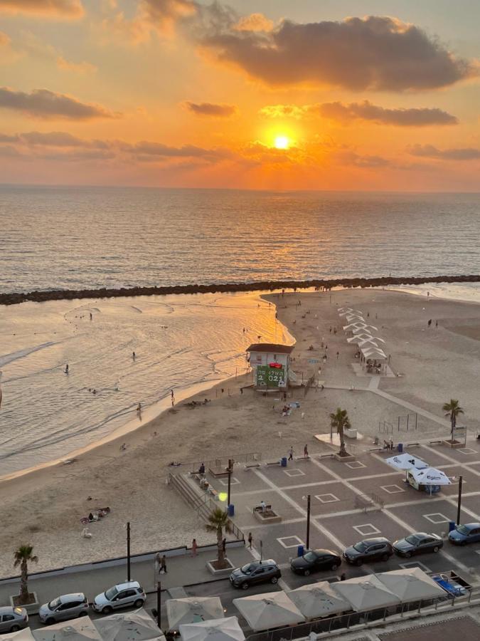 Suite On The Beach Haifa Buitenkant foto