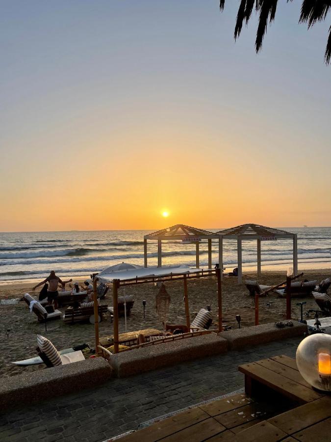 Suite On The Beach Haifa Buitenkant foto