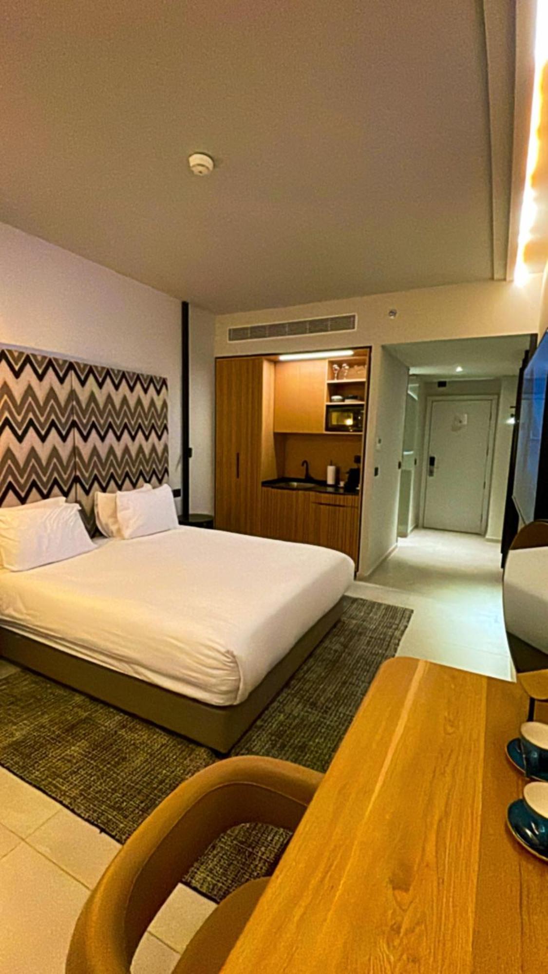 Suite On The Beach Haifa Buitenkant foto