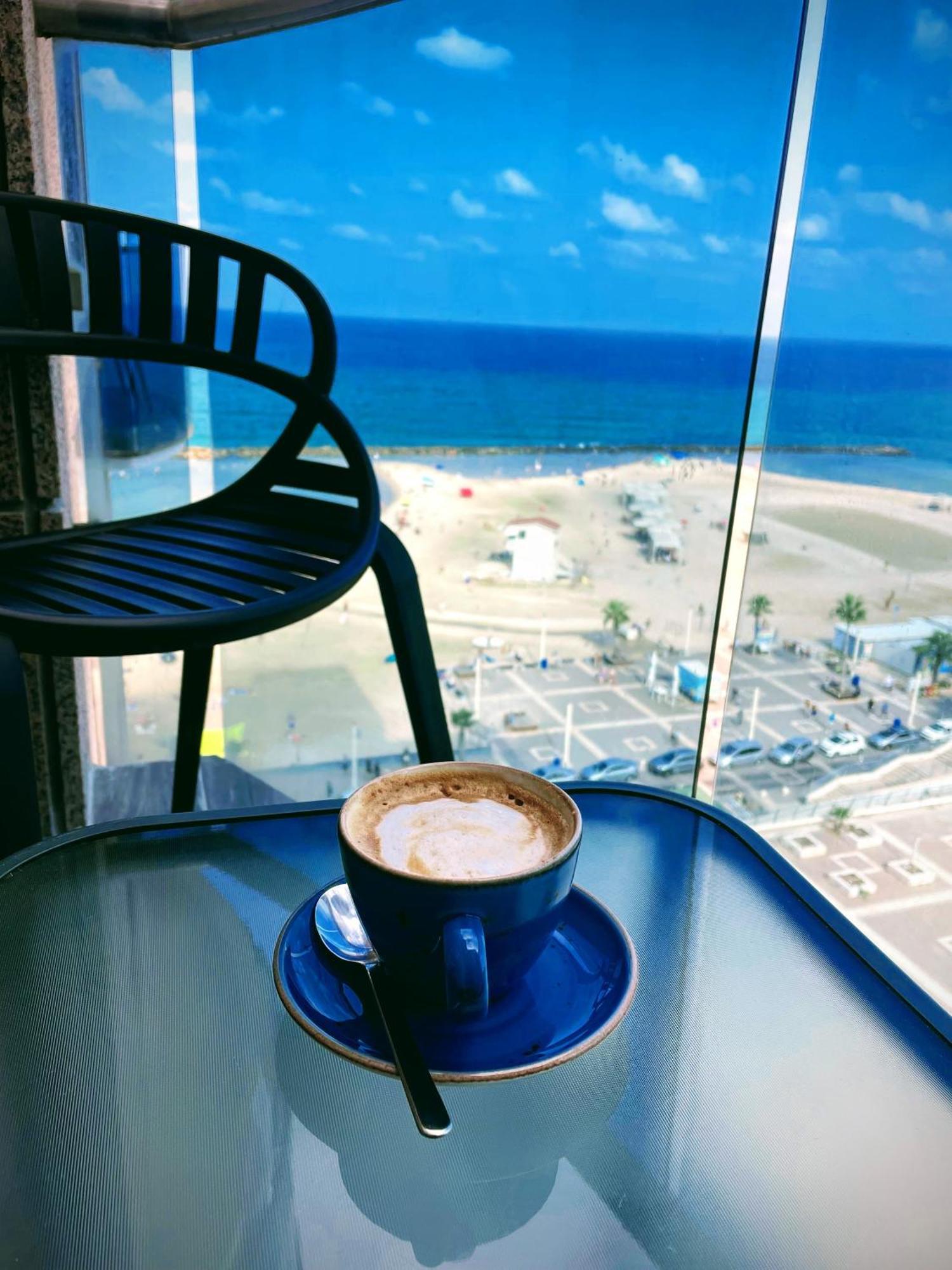Suite On The Beach Haifa Buitenkant foto