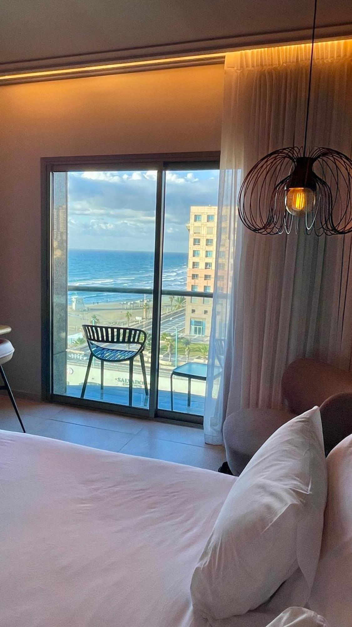 Suite On The Beach Haifa Buitenkant foto